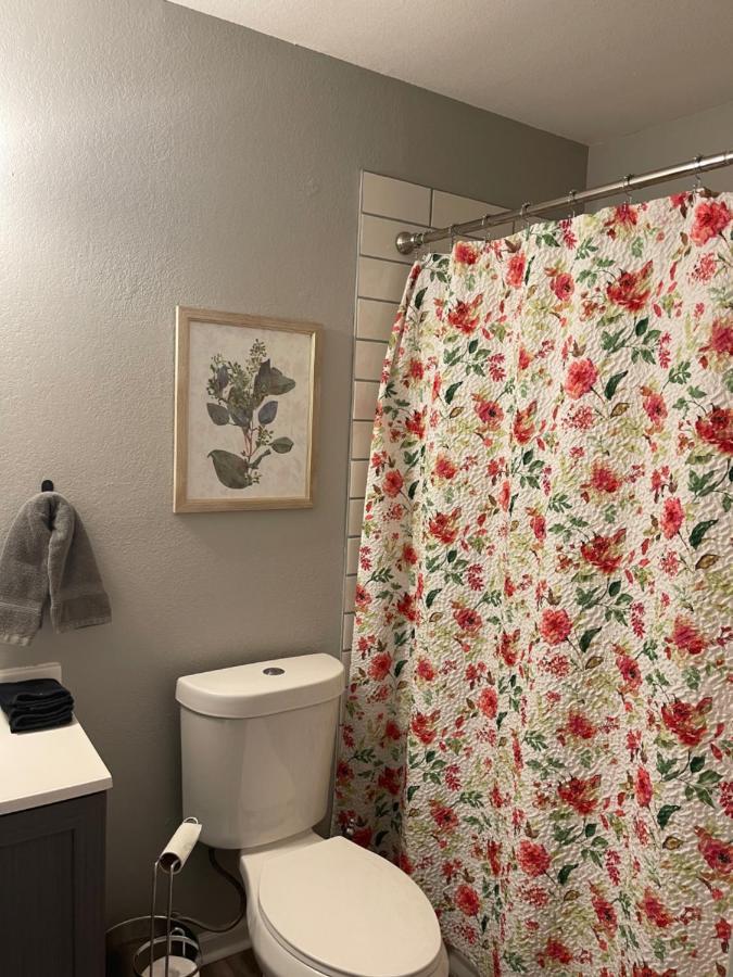 The Deannie Apt #6 - Simple And Homey 2Bd W/ Wifi Hamilton Buitenkant foto